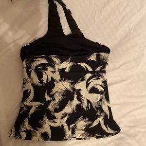 Spanx Halter Top Size 8 FITS LIKE 6 Black and White